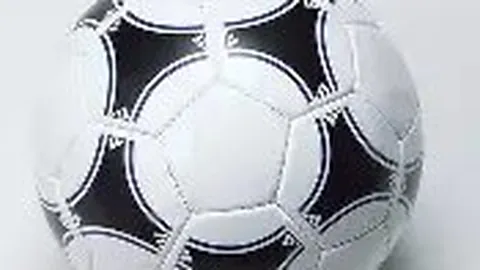 克莱关键传球失误，绝平梦碎，弗拉格无奈摊手