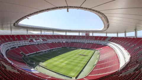 替补疑云？斯洛特直言：密集赛程中，萨拉赫仍是球队灵魂支柱！